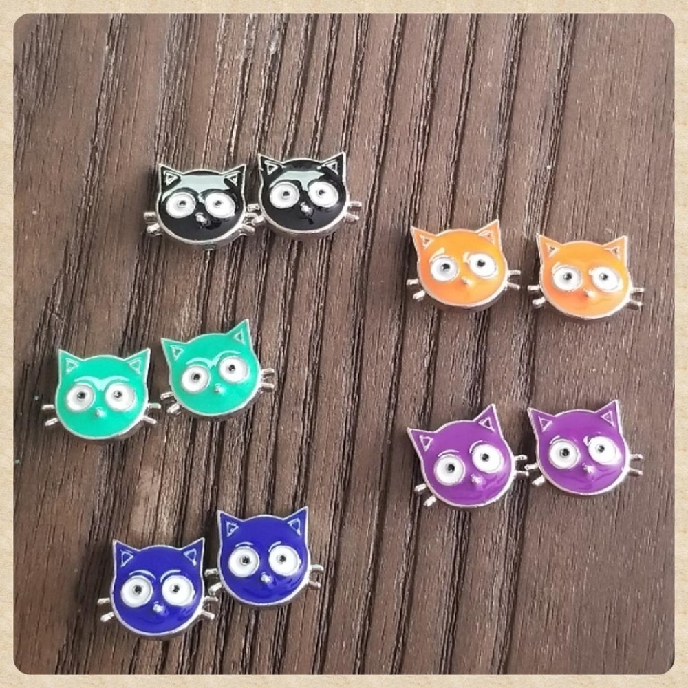 Set of 5 pairs,  Mini Cat Snap Gems